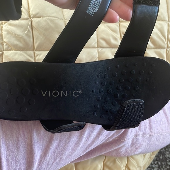 VIONIC 6.5 Velcro #2. Straps across LNWOT podiatrist design sandal - Picture 7 of 10